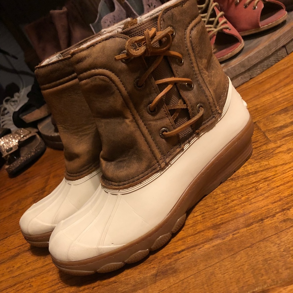 Sperry duck boots